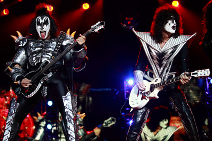 Maskenmänner - Fotos: Kiss live bei Rock im Revier 2015 