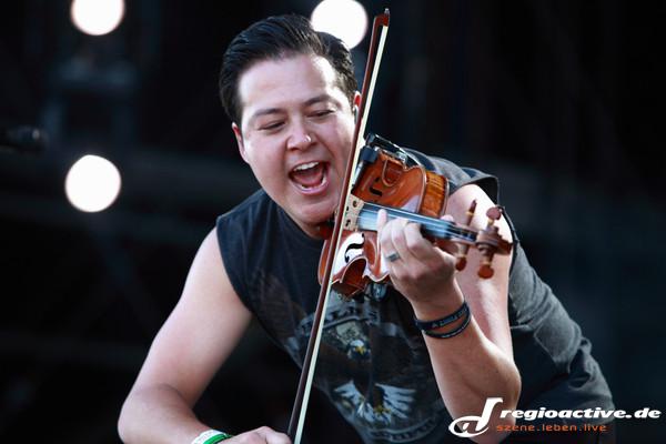 Mit Violine - Fotos: Yellowcard live bei Rock am Ring 2015 in Mendig 