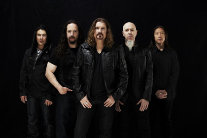 Nicht mit voller Kraft - Dream Theater zeigen sich auf dem Kunst!Rasen in Bonn angeschlagen 