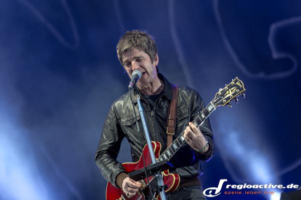 Der Altmeister gibt sich die Ehre - Fotos: Noel Gallagher's High Flying Birds live auf dem Southside Festival 2015 