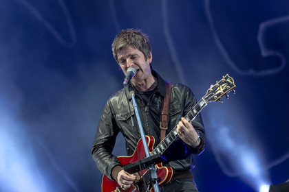 Der Altmeister gibt sich die Ehre - Fotos: Noel Gallagher's High Flying Birds live auf dem Southside Festival 2015 